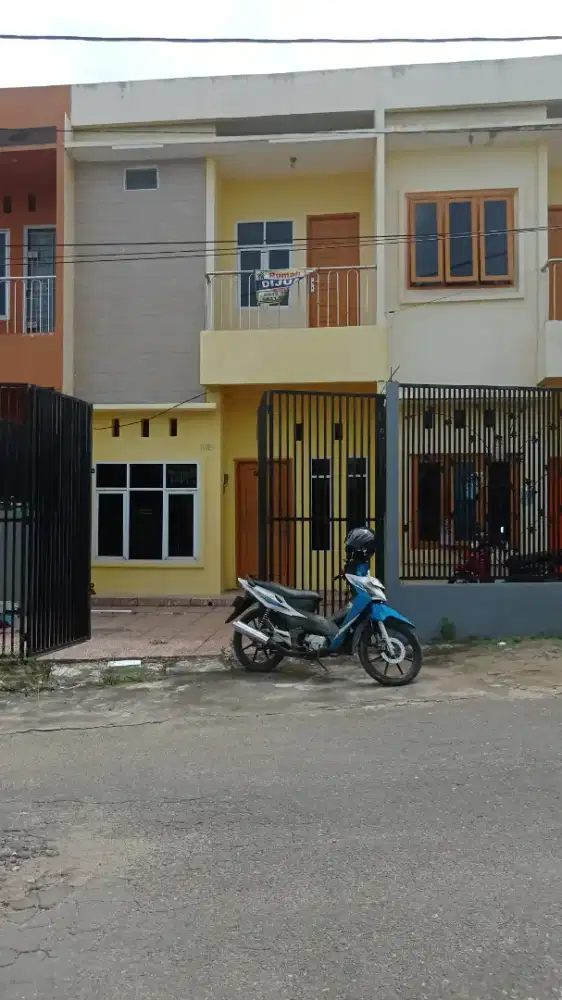 Dijual Townhouse 2 lantai Kenten permai
