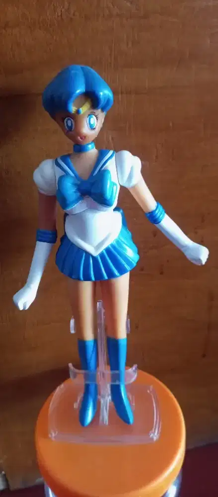 Action figure mercury