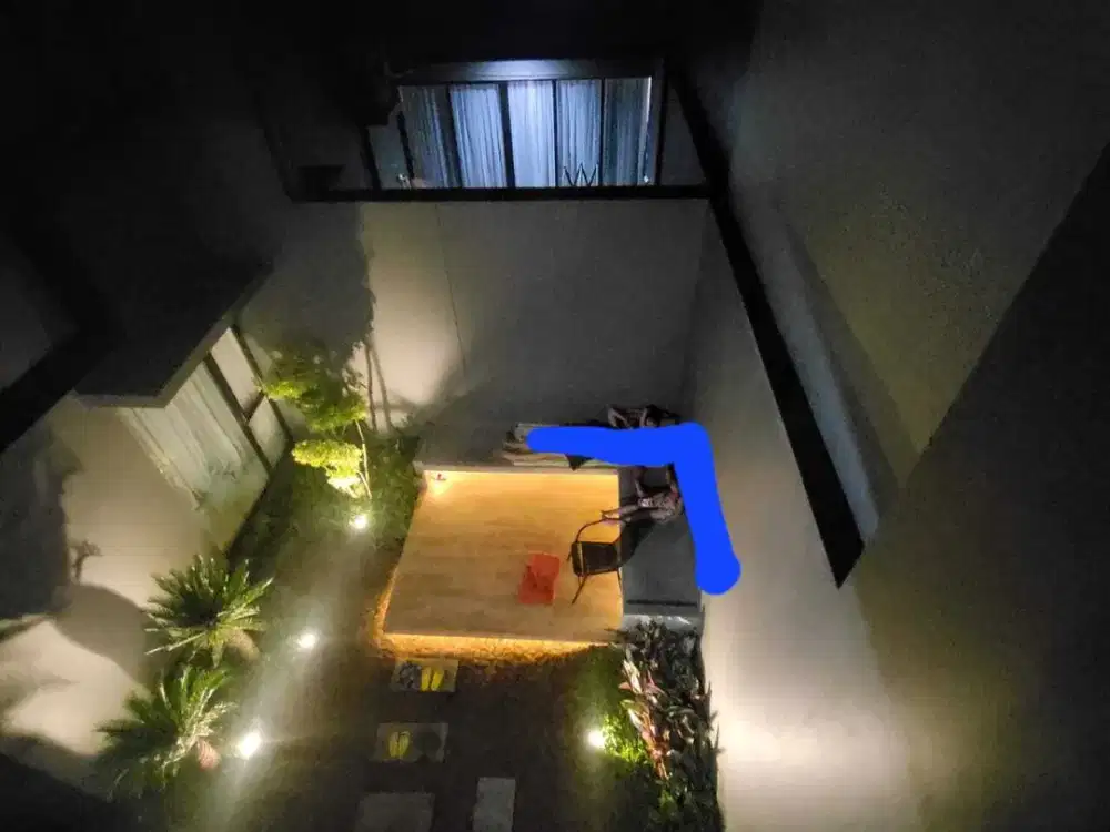 Dijual rumah premium 2 lantai di Suvarna Sari, halaman belakang cantik