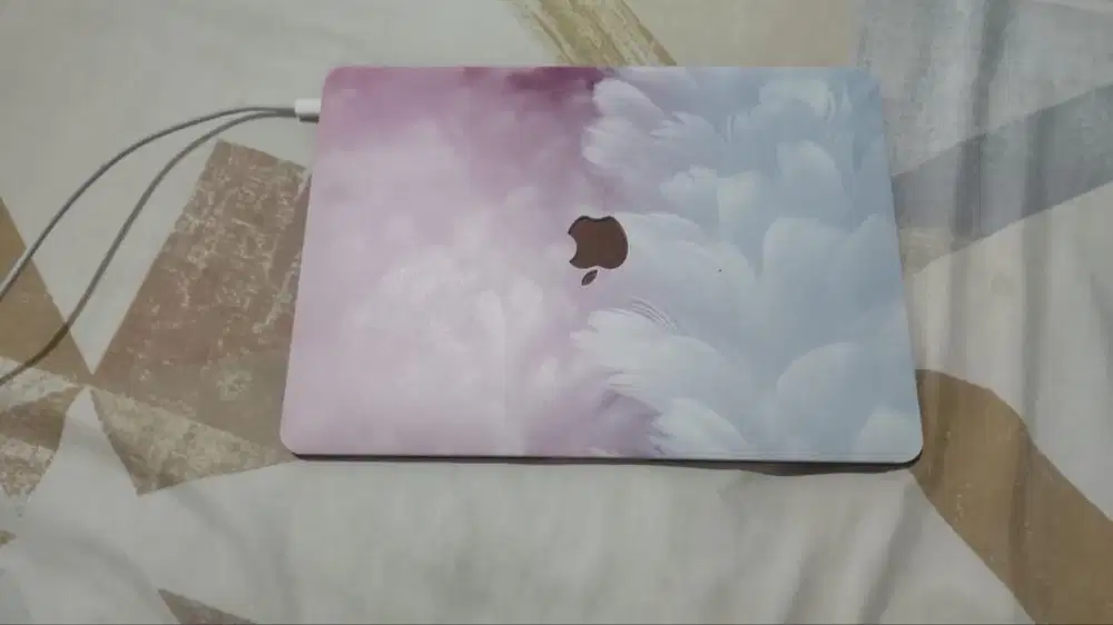 Second pemakaian pribandi  MacBook Air 2020 1.1 GHz Dual-Core Inte