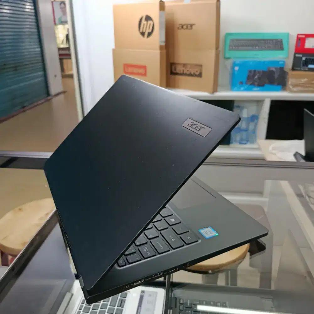 LAPTOP ACER P 614 - 51 CORE I7 RAM 16GB SSD 256GB TRAVELMATE