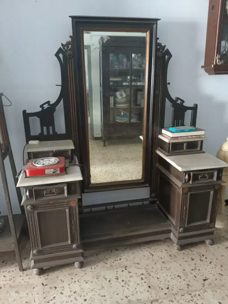 DIJUAL BORONGAN MEBEL ANTIK