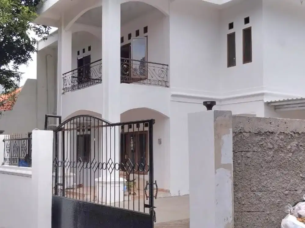 Dijual Rumah 2 Lantai Baru Direnovasi di Lubang Buaya Cipayung Jakarta Timur