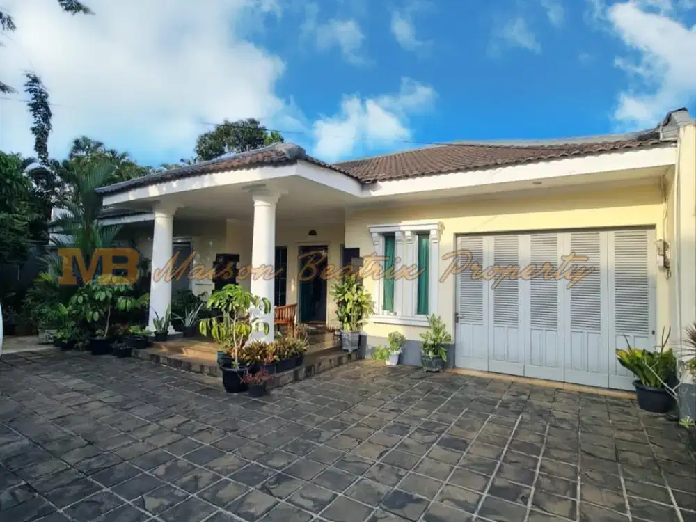 DIJUAL CEPAT RUMAH TERAWAT SIAP HUNI LOKASI BAGUS DAN STRATEGIS DI KEBON JERUK - JAKARTA BARAT