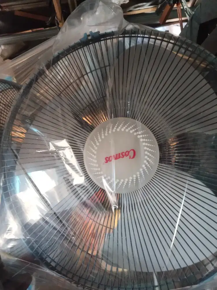 Kipas angin dinding cosmos