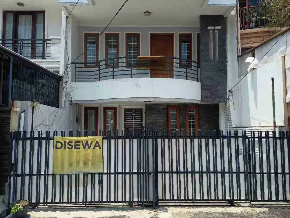 Rumah 2 Lantai Baru Renovasi Row Jalan 3 Mobil