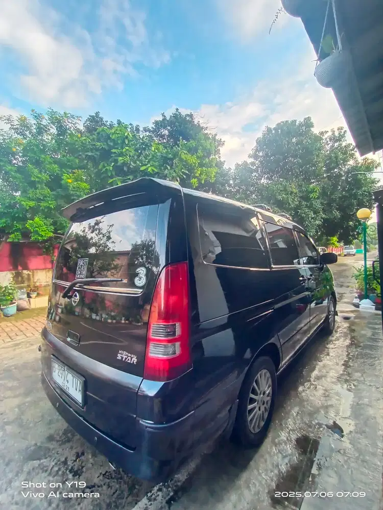 Nissan Serena 2010 Bensin