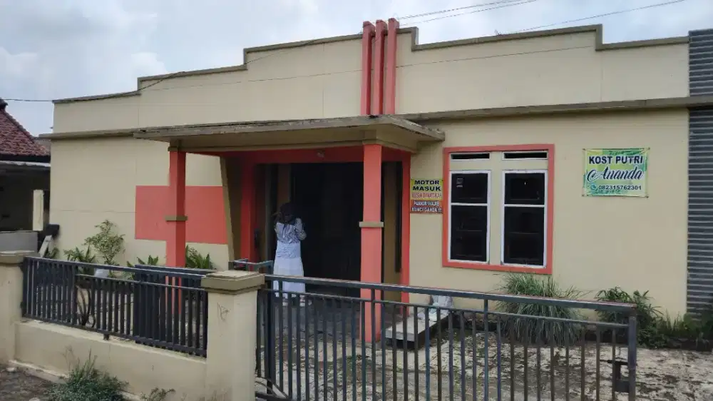 Dijual  kontrakan kost 15 pintu.sekitar pabrik Subang