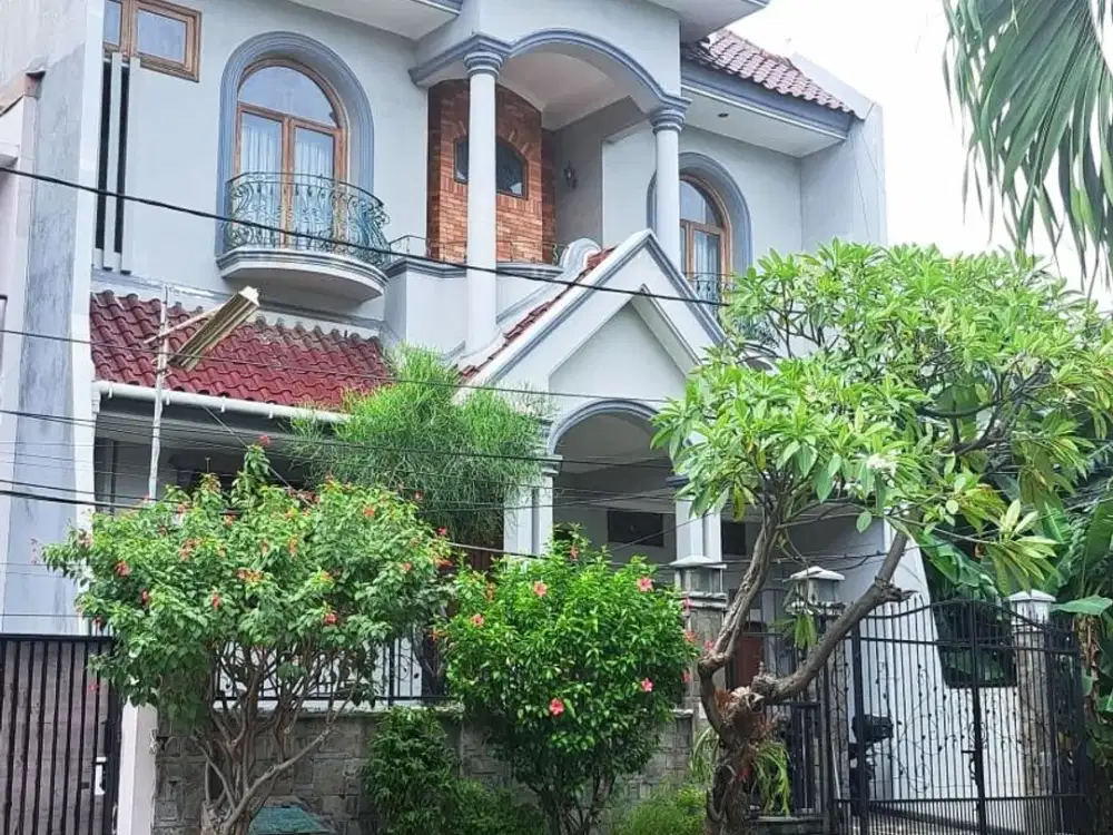Rumah Danau Asri Sunter 12x18 Ada Rooftop,Garden,High Ceiling,Semi Furnished