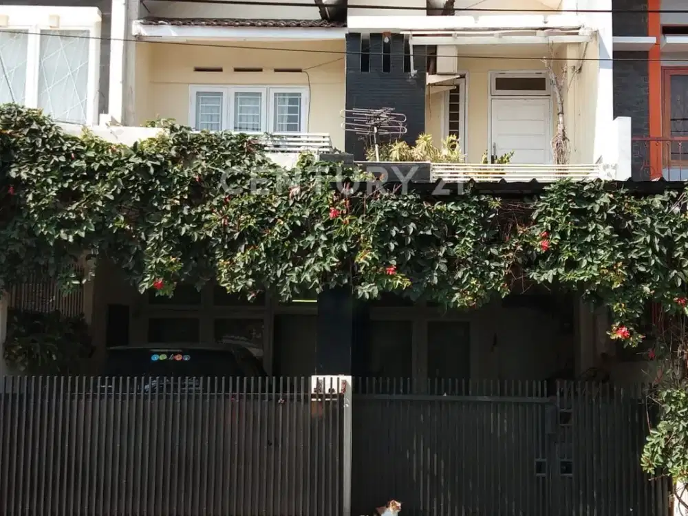 Rumah Menarik Siap Huni 2 Lantai Antapani SHM