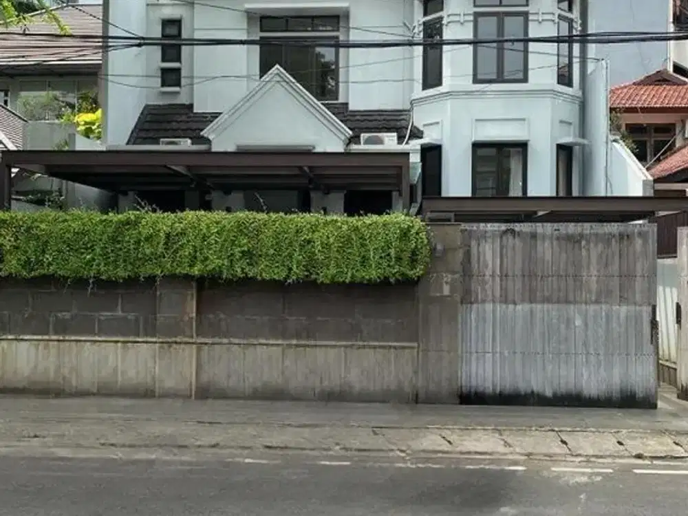 Jual rumah murah lokasi prestisius di Menteng 323m