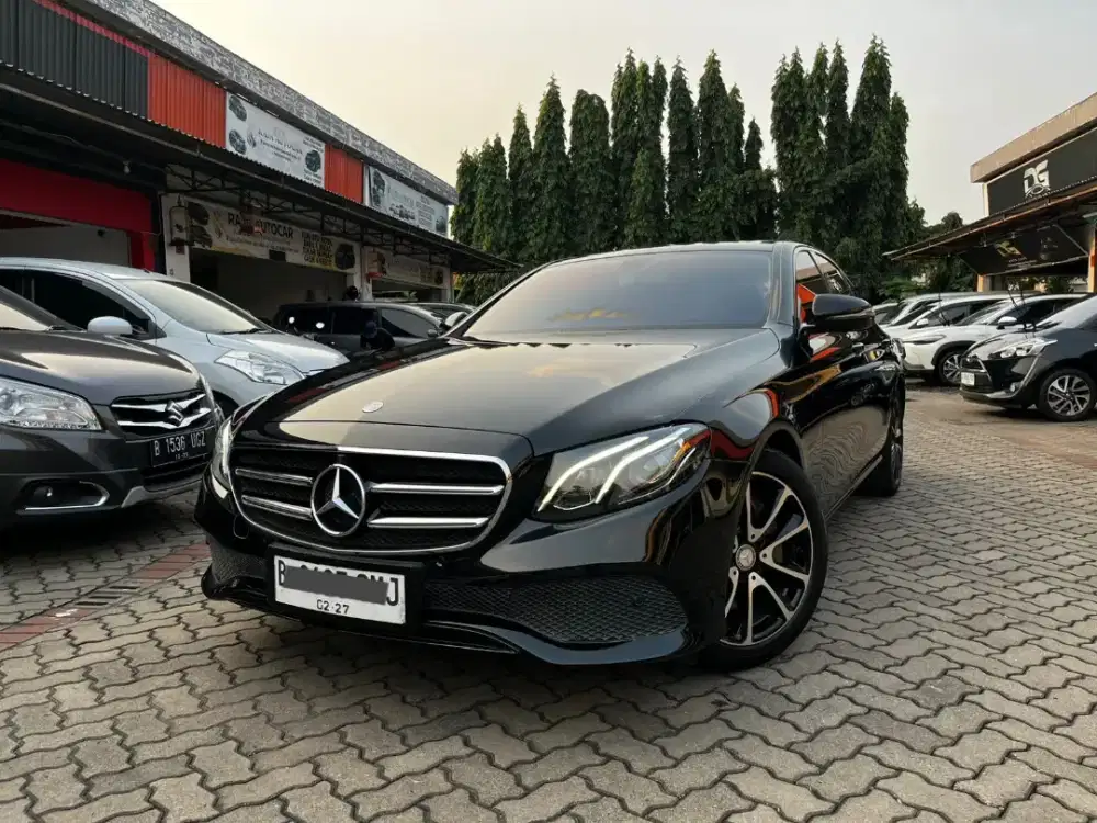 DP 35 JT!!! MERCEDES BENZ E300 TAHUN 2016 ANTIK KM 13 RB