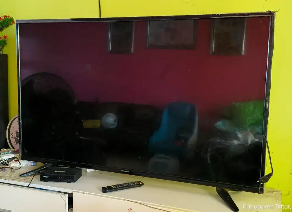 D jual tv LED Merck panasonic 55 inch