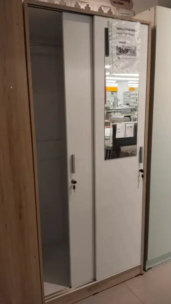 Lemari Pakaian Kayu & besi