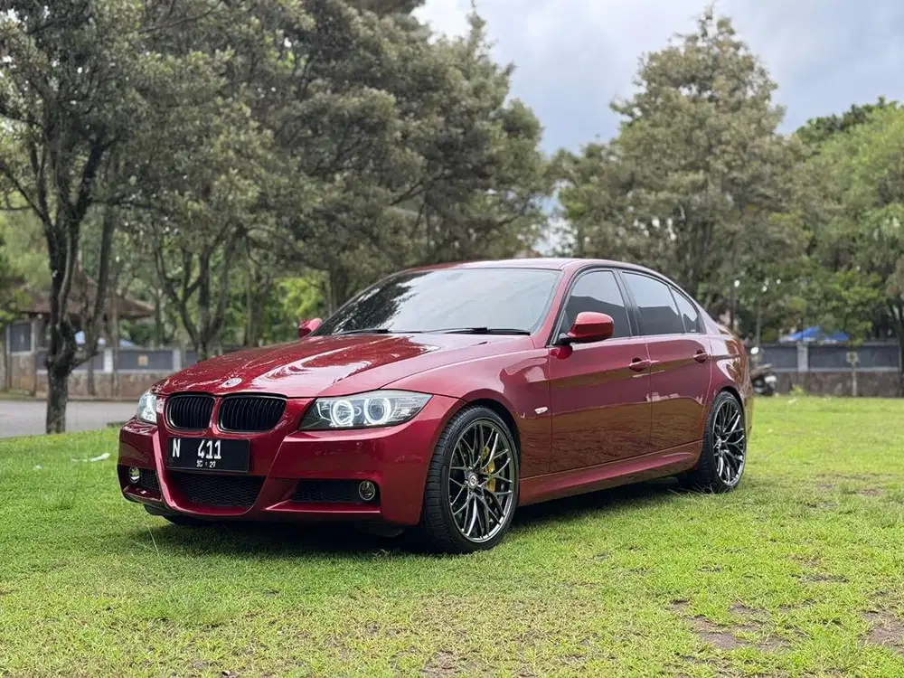 BMW 320i E90 LCI 2.0 AT 2010