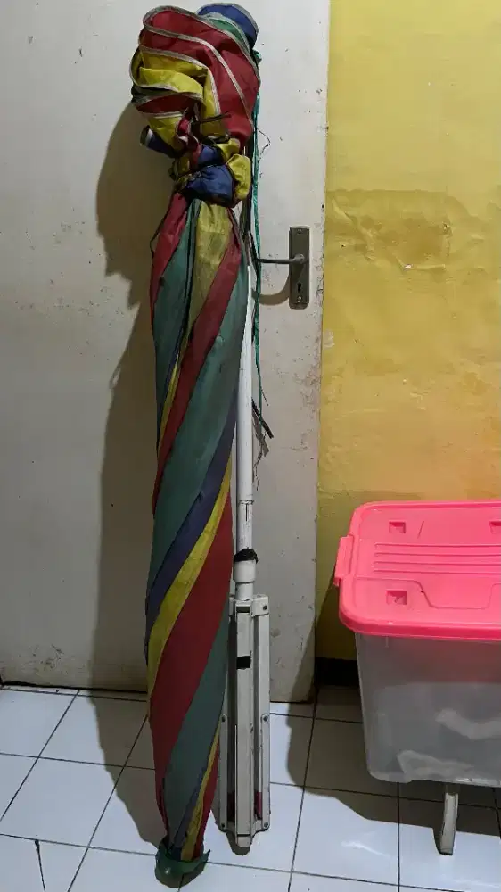 Payung Diameter 300cm / 3m Komplit Tatakan Bawah