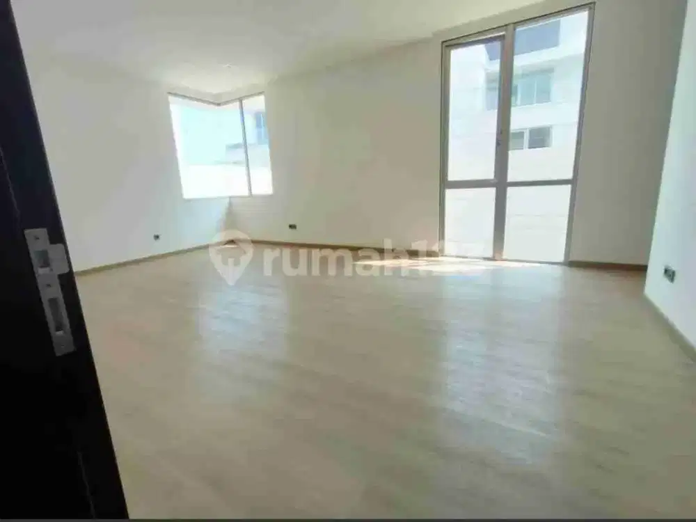 Dijual rumah Golf Island cluster mozart bagus siap huni