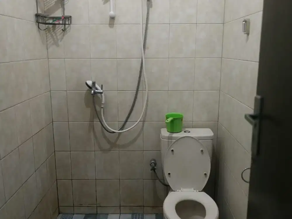 DISEWAKAN RUMAH FURNISHED DI KAWASAN PONDOK INDAH JAKARTA SELATAN