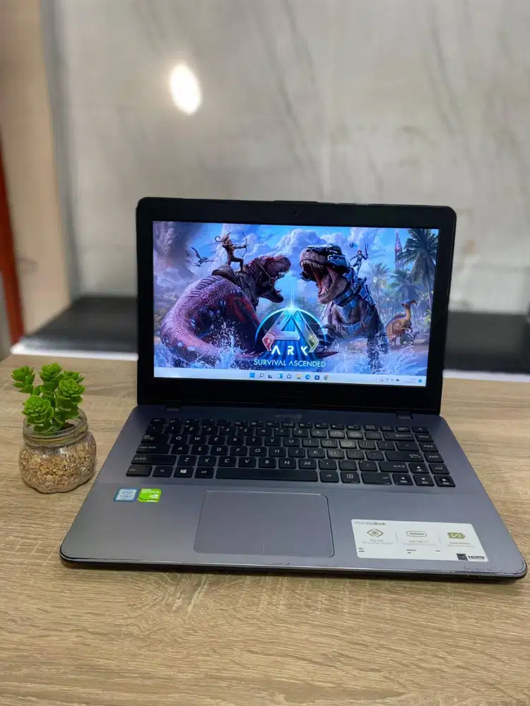 ASUS A442U 	INTEL CORE I7-7500U RAM 8 GB SSD 128 GB INVIDIA GEFORCE 94