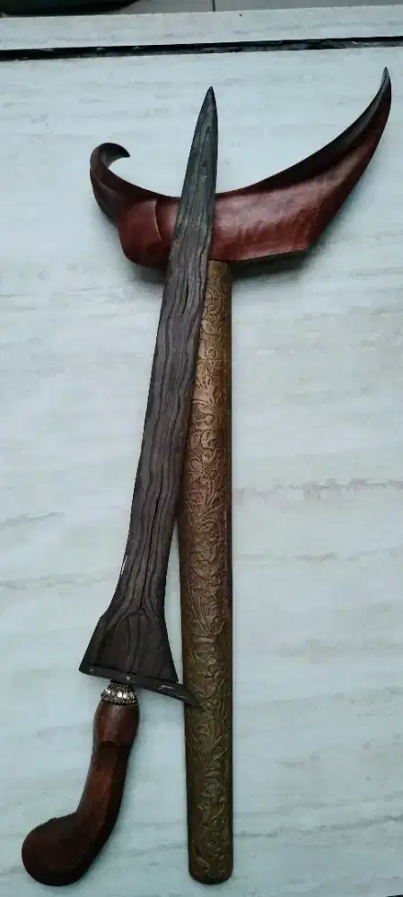 Keris Brojol Pamengkang Jagat