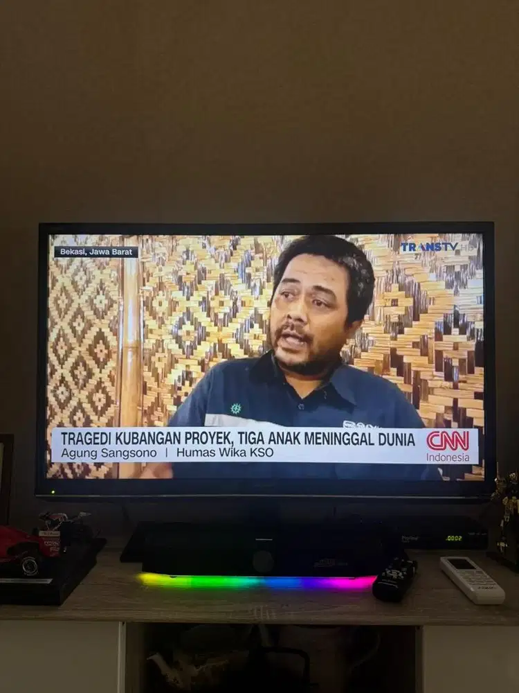 TV Sharp LED 40inch + Parabola piloine toyosaki