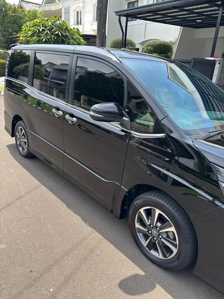 Jual : Toyota Voxy 2018