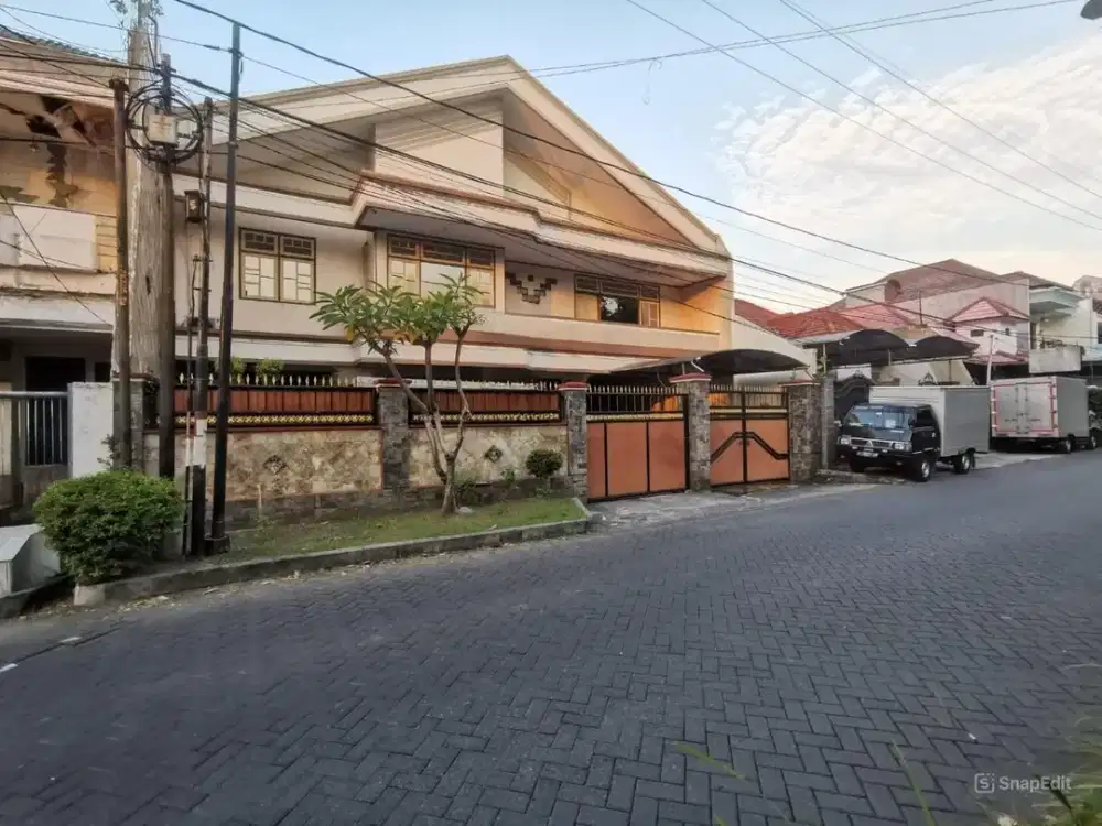 LOKASI STRATEGIS RUMAH DARMO PERMAI SURABAYA BARAT. COCOK UNTUK KANTOR, TEMPAT USAHA, RUMAH KOS, Dsb