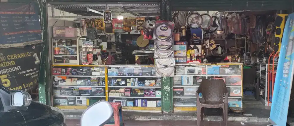 Dijual (over kontrak) Toko Variasi Mobil