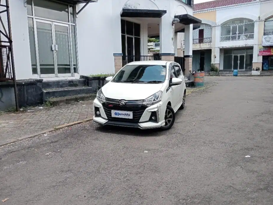 Pajak Panjang - DAIHATSU AYLA 1.2 R DELUXE BENSIN M/T 2020 PUTIH