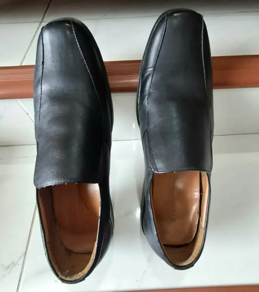 Sepatu ori Leather Studio Nine