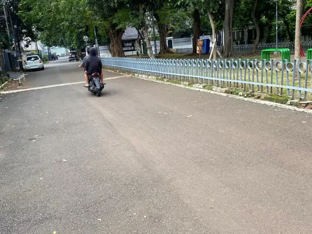 DISEWAKAN CEPAT RUMAH DI TAMAN RADIO DALAM JAKARTA SELATAN LOKASI STRATEGIS
