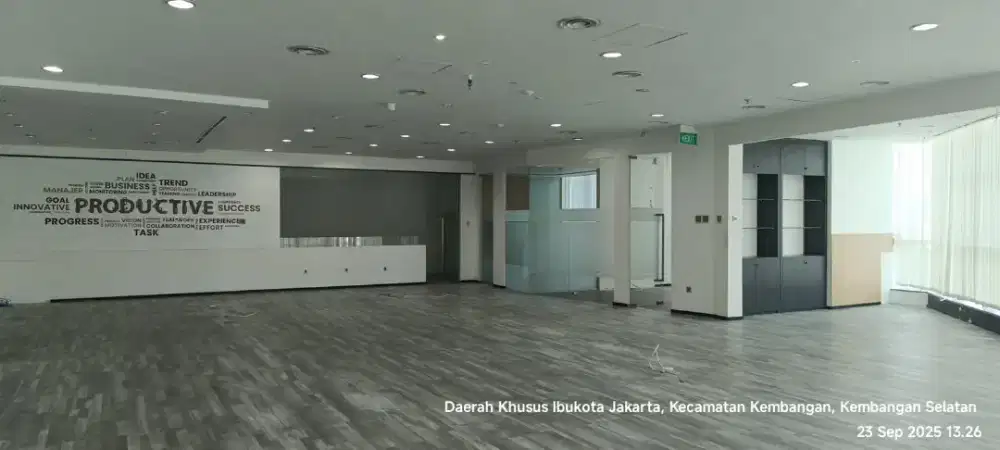 For rent office space at APL tower Jakarta barat