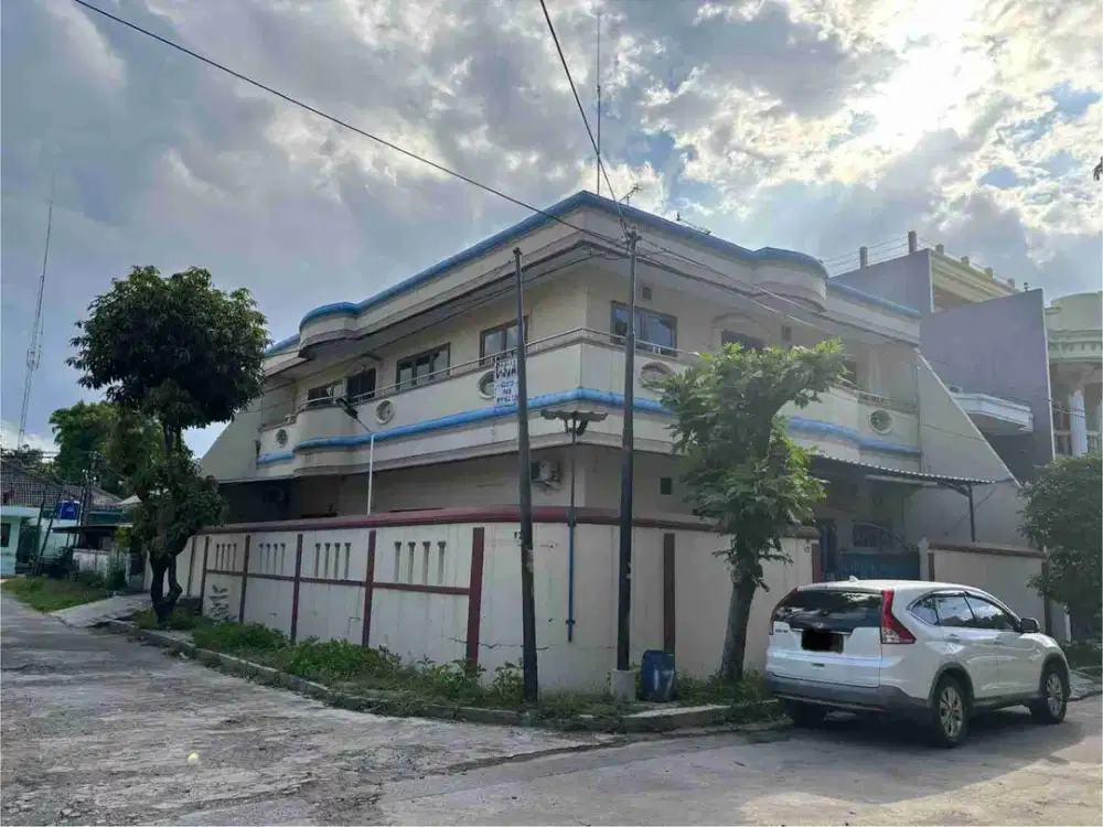 RUMAH HOOK 3 LANTAI DI MUARA KARANG