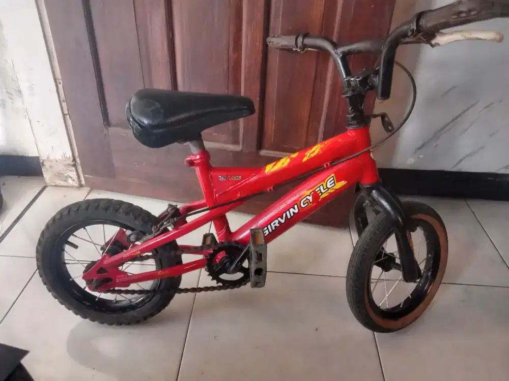 Sepeda anak kecil uk12
