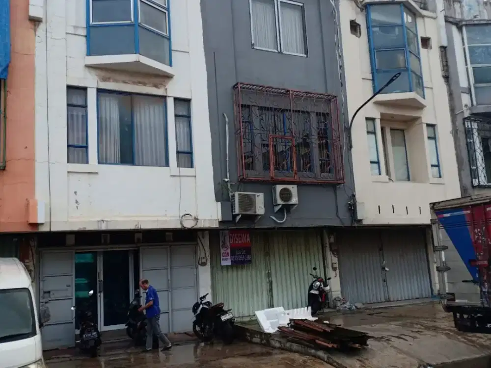 Ruko komplek 1000 Taman Palem, renov rapi jalanan lebar