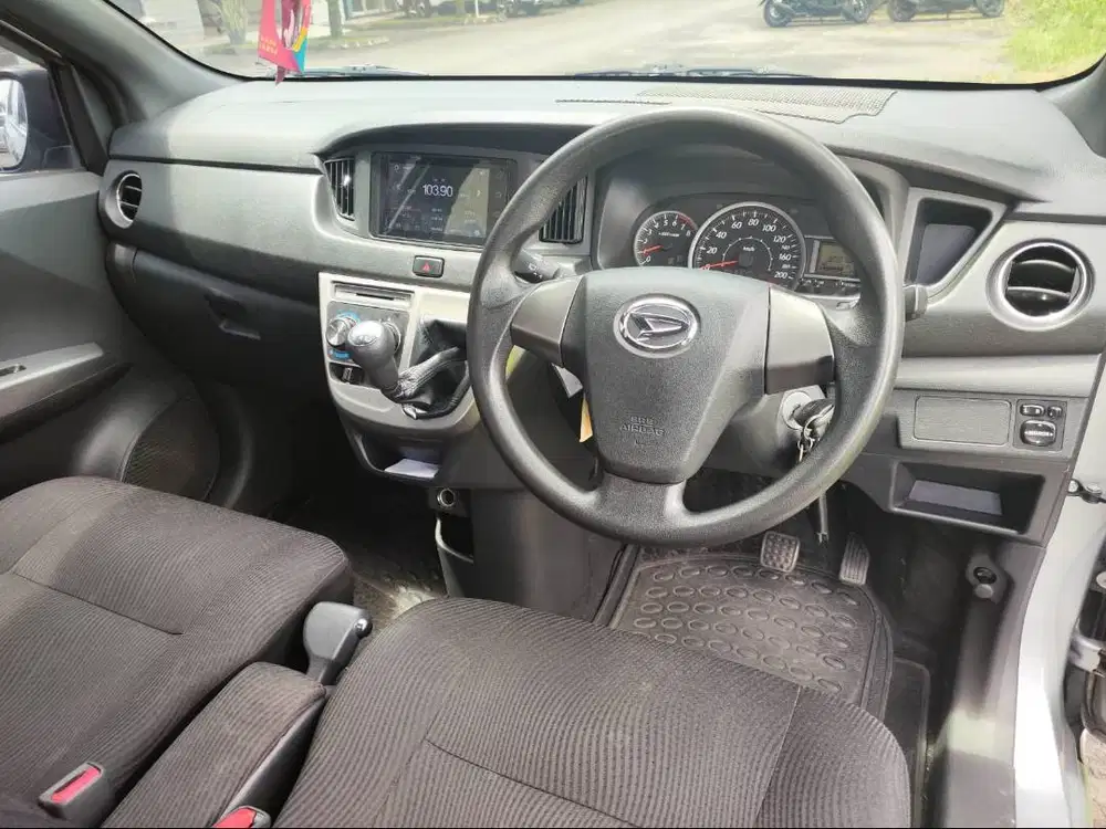 Daihatsu Sigra R 2022