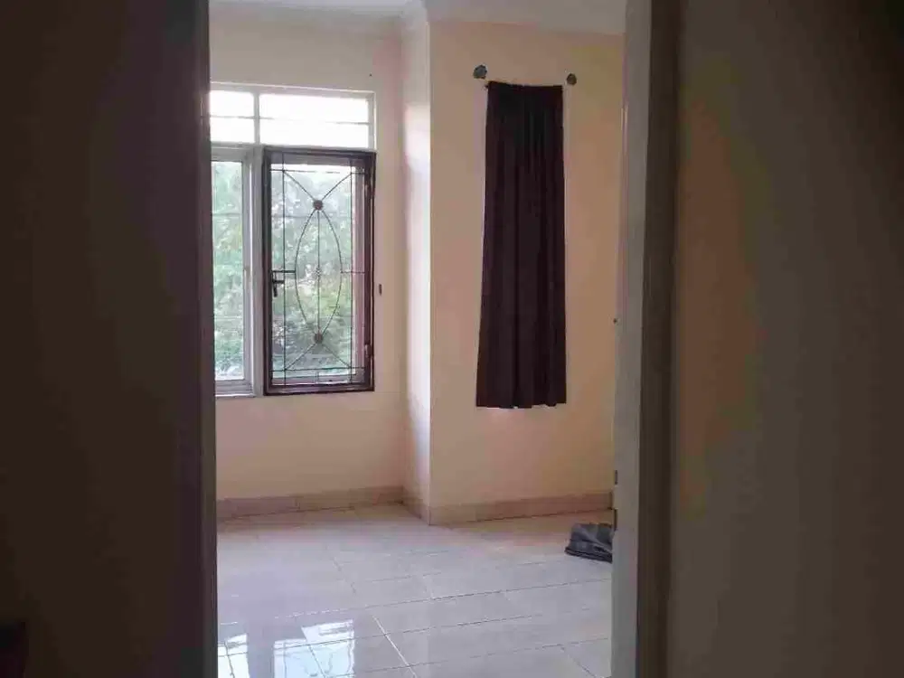 disewa rumah taman palem lestari