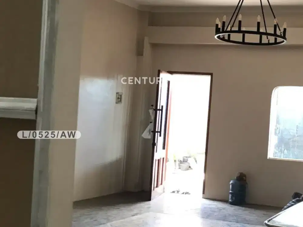 Rumah 3 Lantai Strategis  Di Jalan Raya  Kopo Bihbul Bandung