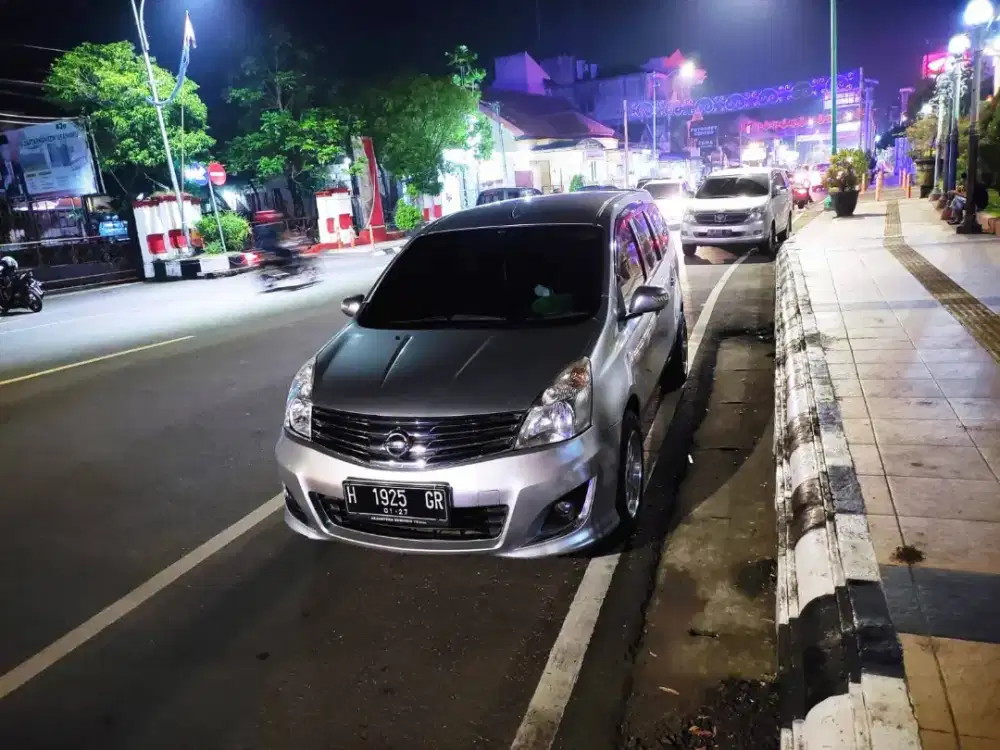 Grand Livina AT 2009