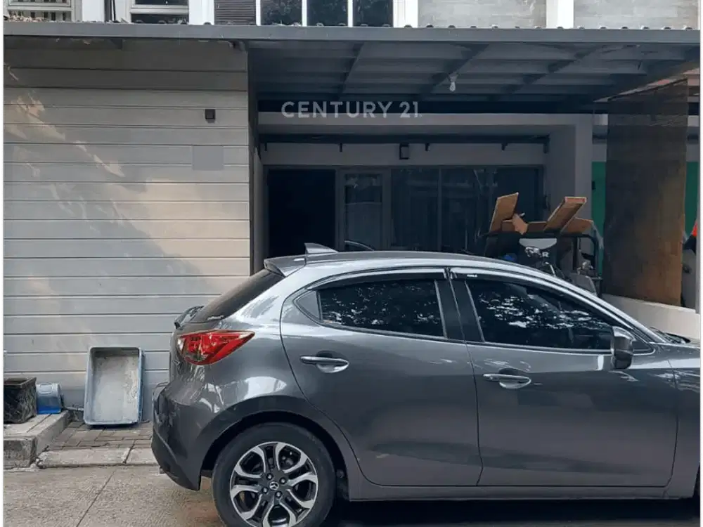 RUMAH SIAP HUNI DAN STRATEGIS DI HOLIS REGENCY CIGONDEWAH BANDUNG