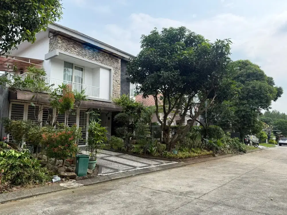RUMAH SIAP HUNI DENGAN TAMAN LUAS DI SENTUL CITY, BOGOR