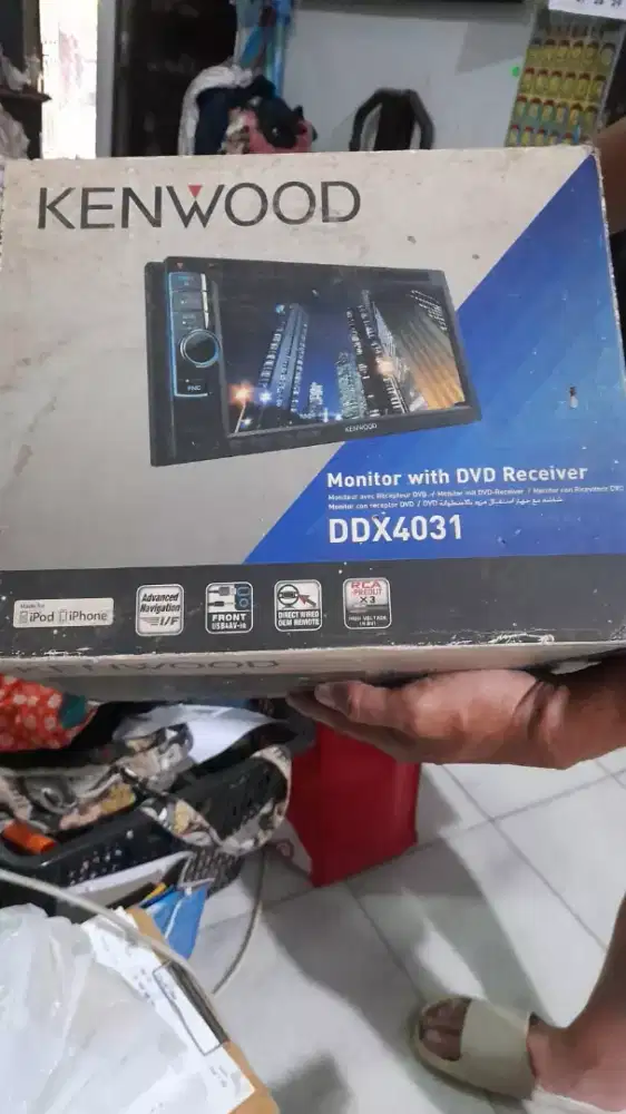 I unit monitor with dvd receiver  KENWOOD