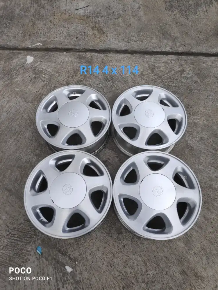 Oem TOYOTA KIJANG R14 pcd 4 x 114 lebar 5,5 offset 27