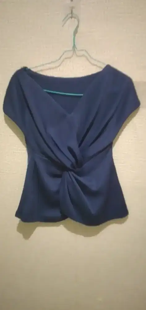 Dress & atasan untuk kerja