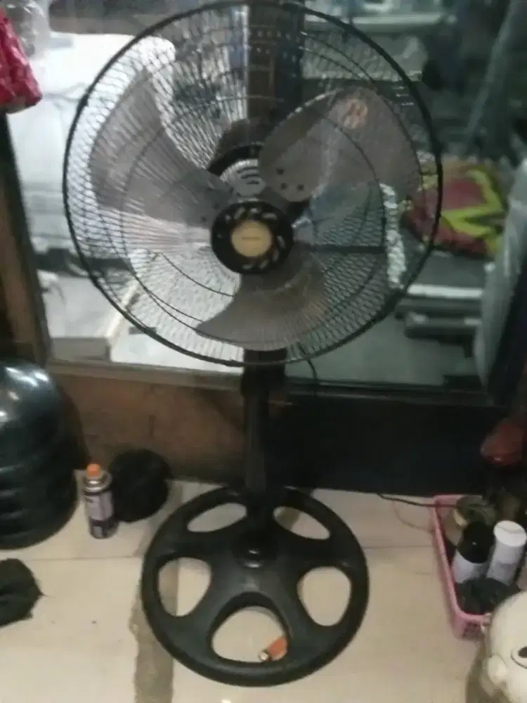 Jual kipas angin merk Miyako berdiri 18 inchi