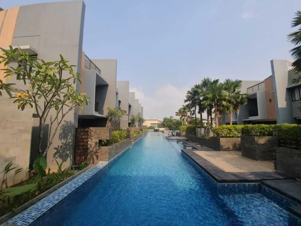 RUMAH MEWAH BARU DALAM TOWNHOUSE PRIVATE POOL DI BANGKA KEMANG
