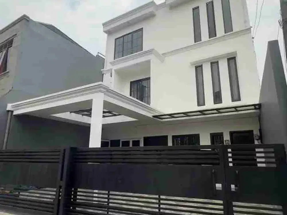 Rumah mewah 3lantai private pool di Bumi Puspitek Asri bsd