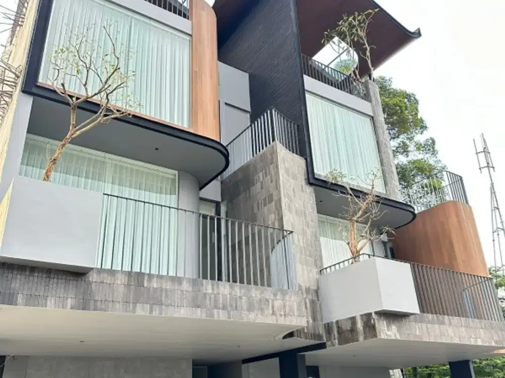 RUMAH MEWAH DI CLUSTER KEMANG DEKAT SCBD BEBAS BANJIR