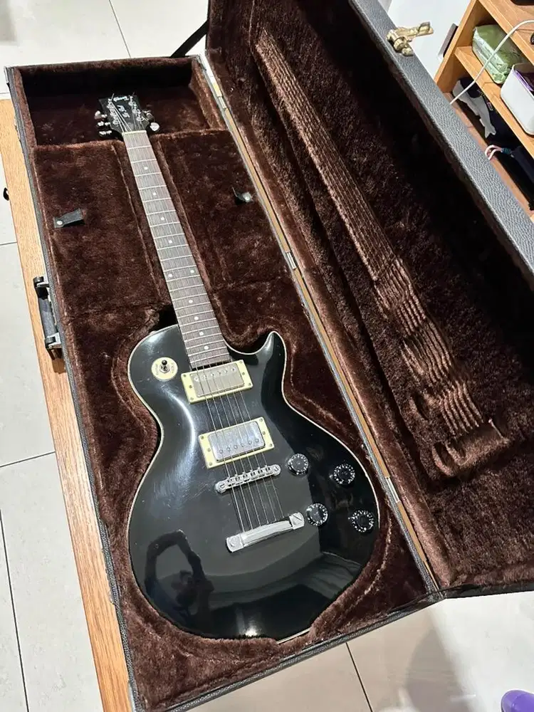 Gitar Listrik Custom Model Gibson Les Paul (Hitam) + Hard Case Mewah!