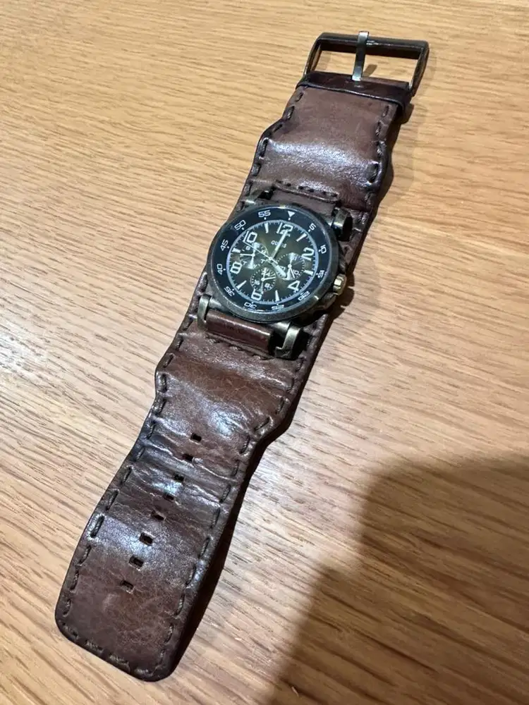 Jam Tangan Vintage Guess Original Kulit Asli - Guess W12588G1batt baru